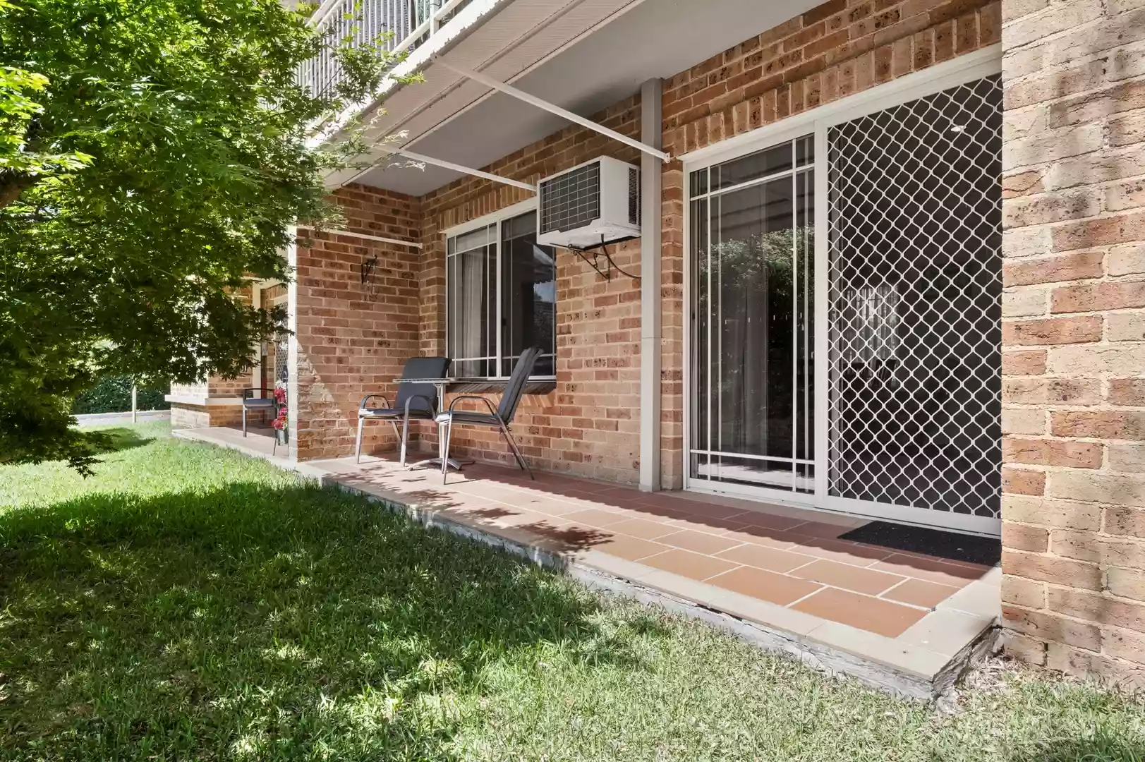 Two-Bedroom Unit With Garage in Prime Location