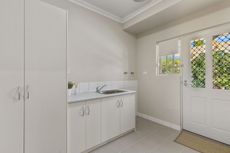 Sunlit Villa with Lush Gardens and Entertainer’s Delight