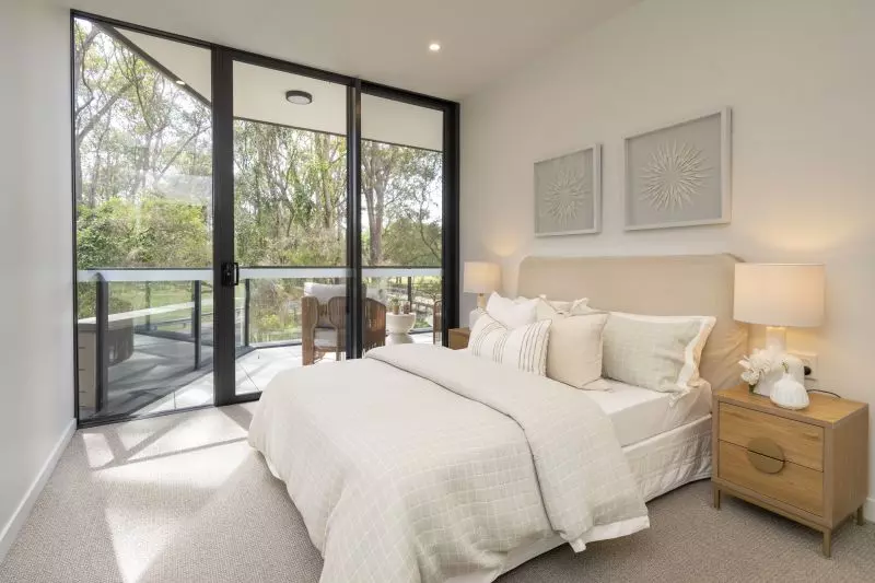 Well-positioned apartment boasting a roomy balcony