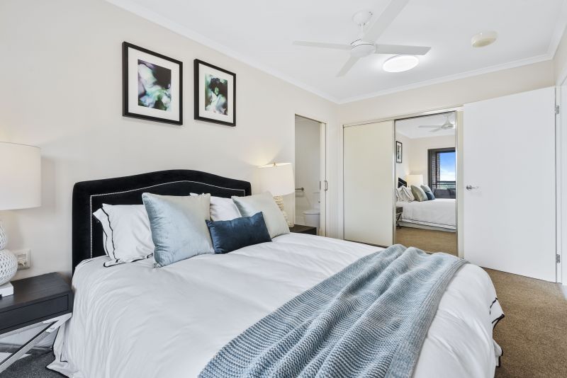 Spacious one-bedroom apartment with views