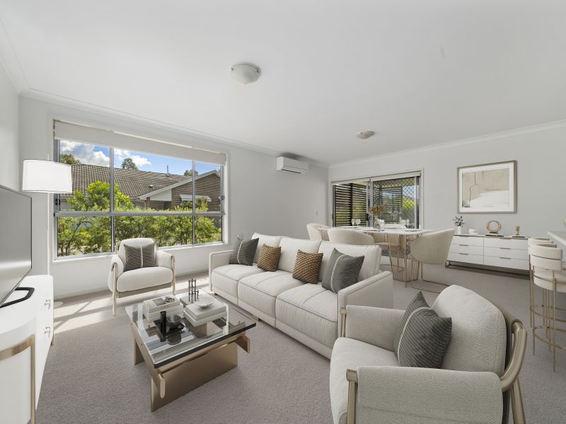 Beautifully Presented Corner Villa