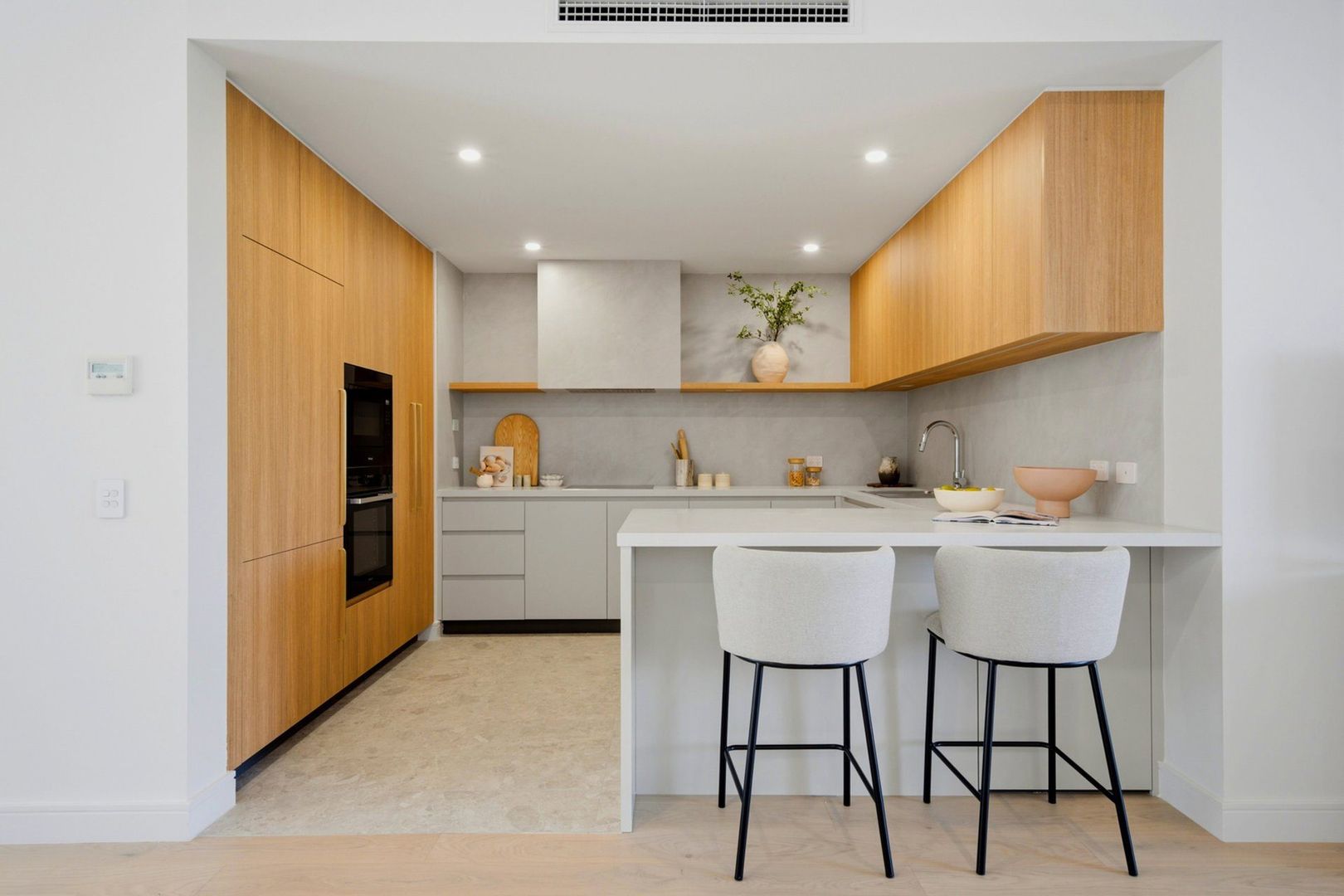 House-Like Proportions, Apartment Ease