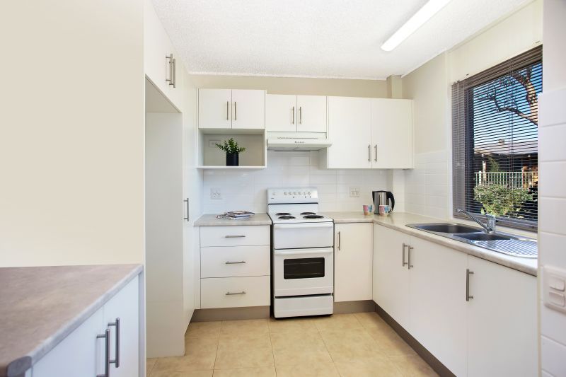 Spacious ground floor 2 bedroom unit