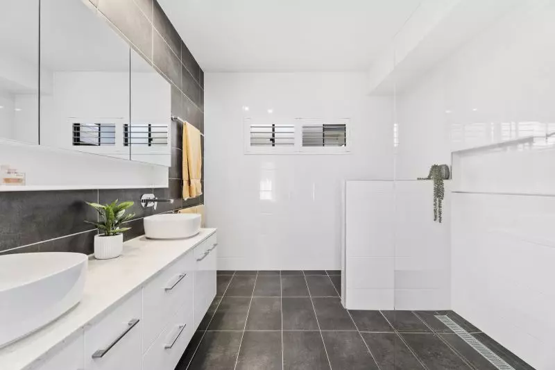 Site 446 - Established Special