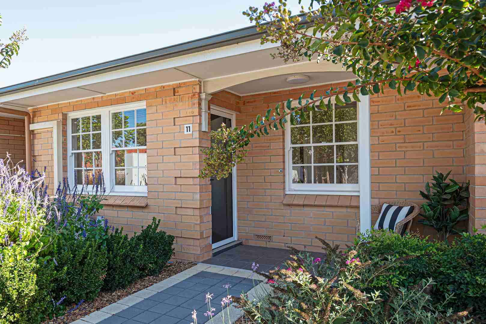 Are you aged 65 years or older and no longer working full time? Discover your independent retirement living beachside bliss at Hove