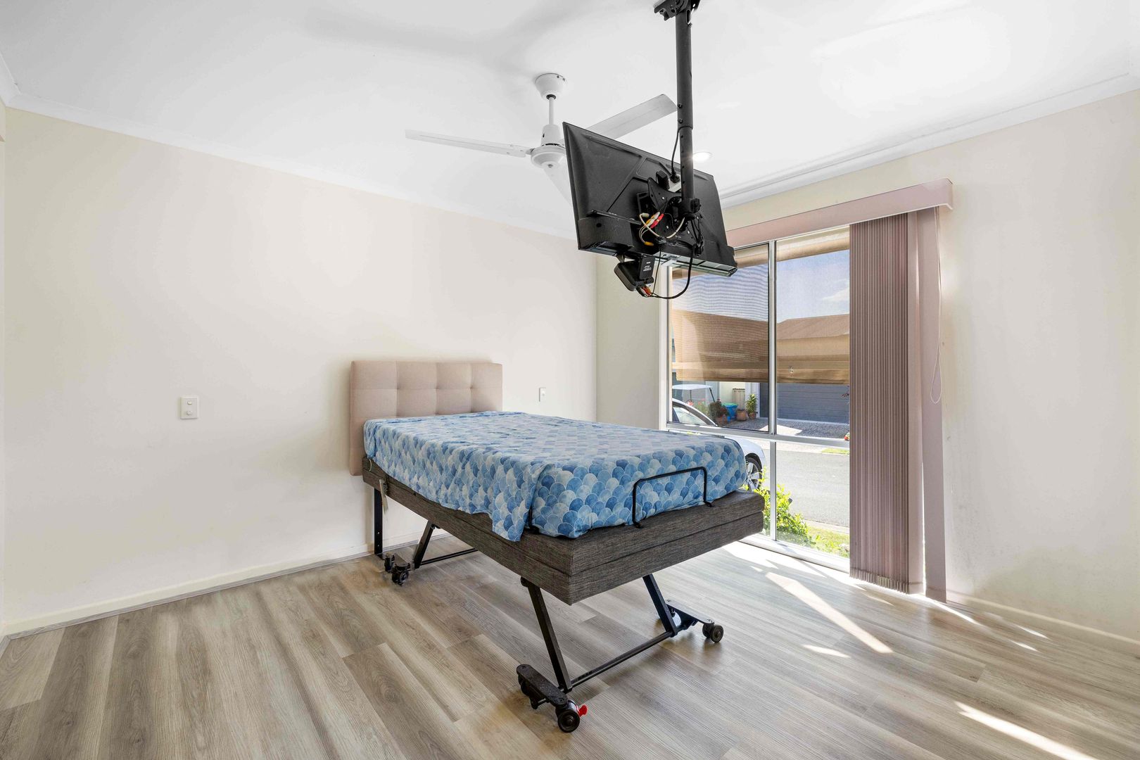 Two bedroom home plus study in Palm Lake Resort Eagleby