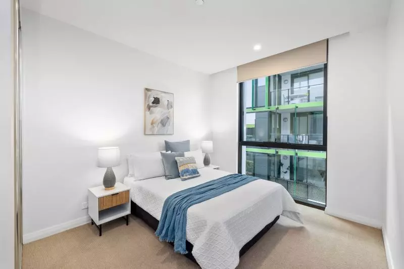 Modern Design, Location and Professional Lifestyle!