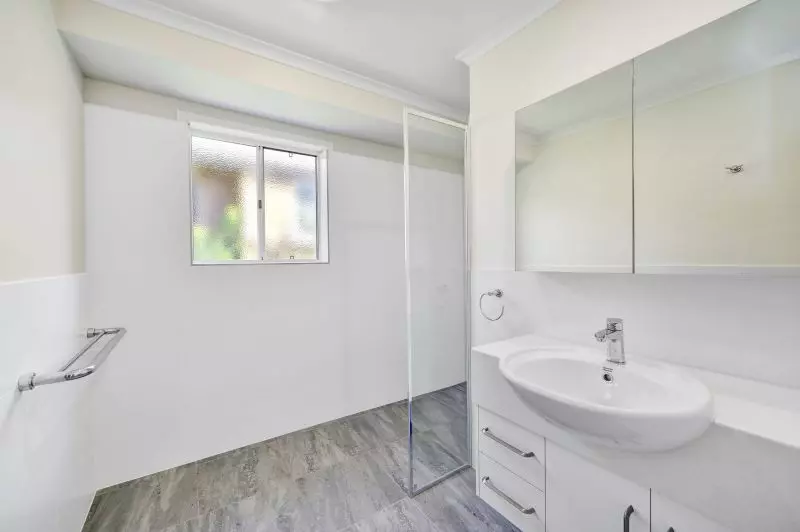 Garden Oasis, 3 Bedroom Villa, ready to go!