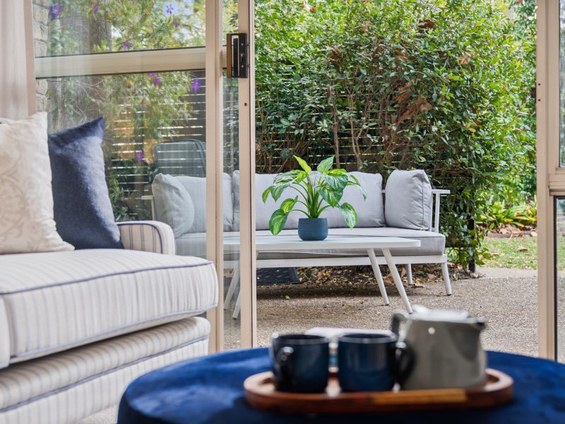 Light-filled apartment with a verdant view