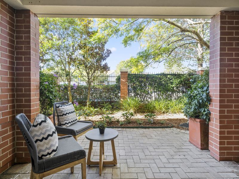 Light-filled two-bedroom residence