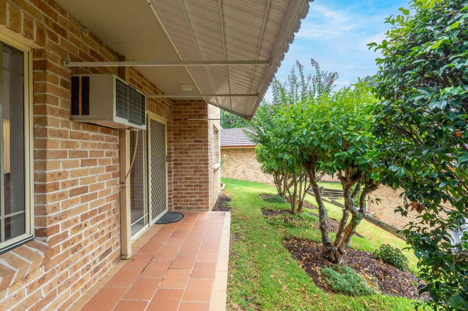 2 Bedroom unit With Private Rear