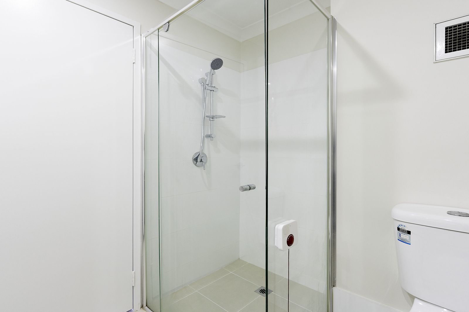 Bright corner apartment close to village amenities