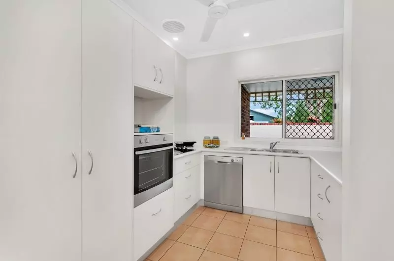 Great sized villa with fully enclosed private patio