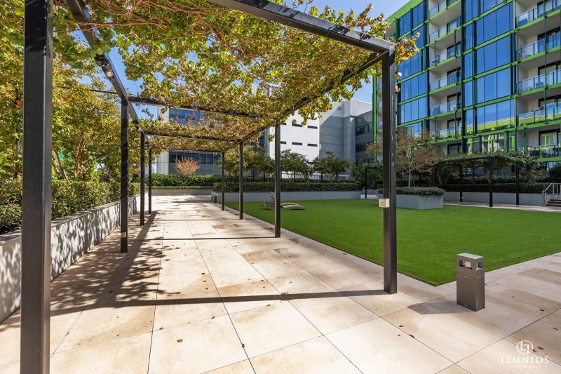 Contemporary Style Apartment in Perfect Location