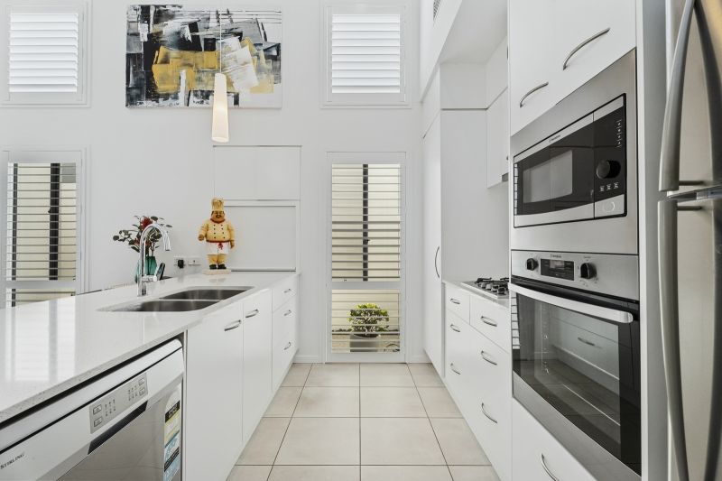 Site 82 - Established Heron