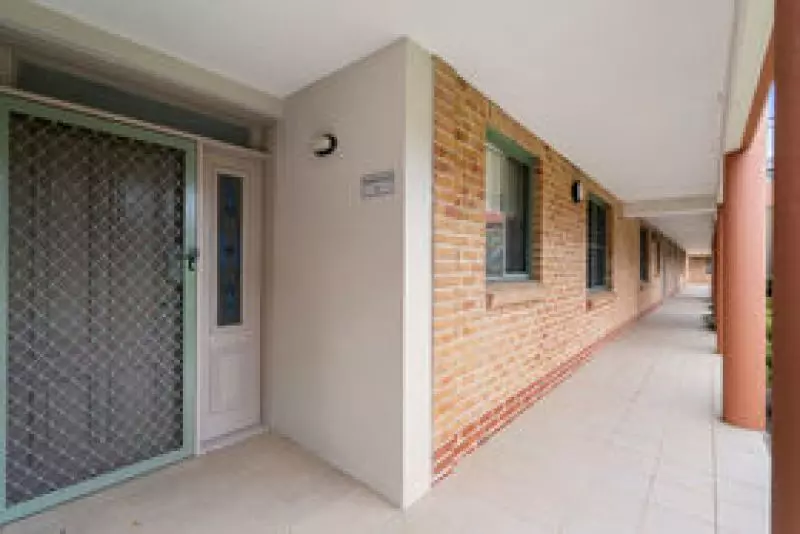 Ground level unit close to the Centenary Centre