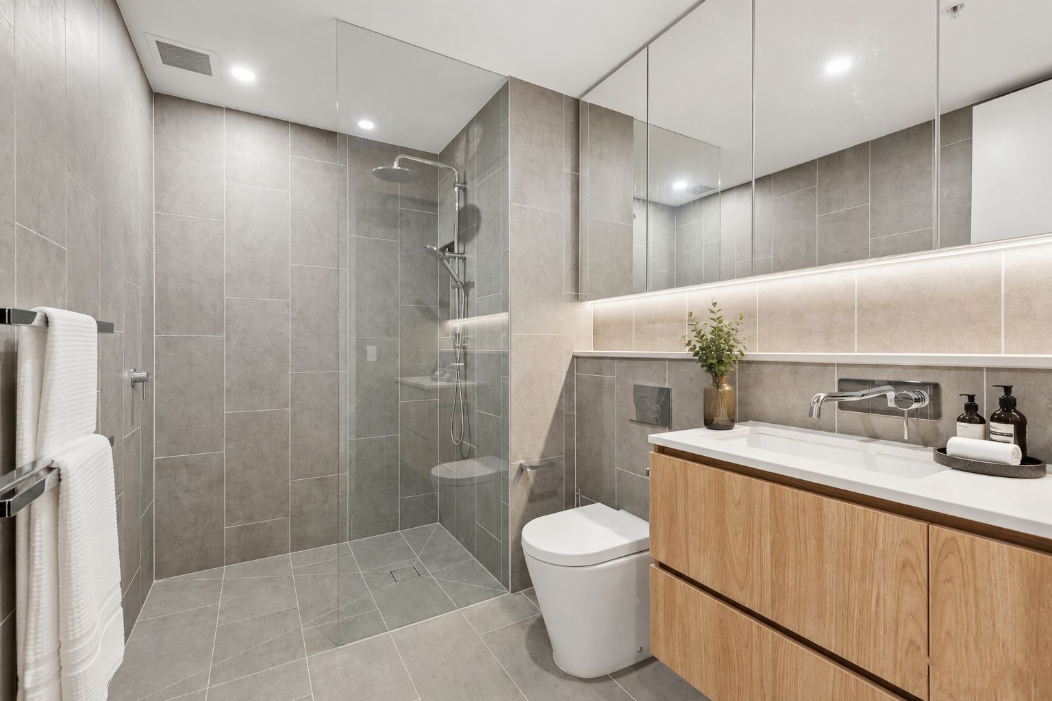 Callisto Place - Apartment 214