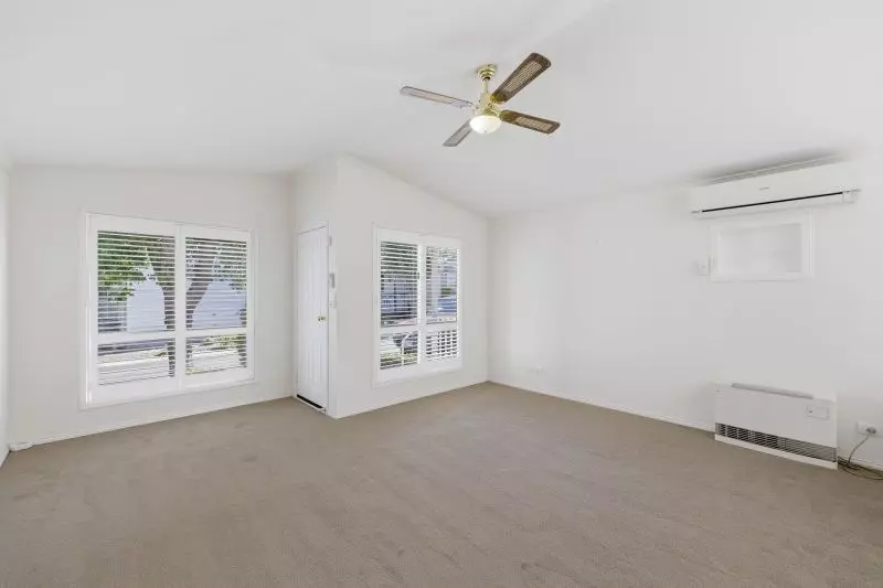 Quaint Cottage! Close to the Community Centre