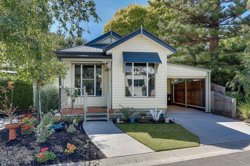 Unique One Bedroom Cottage!