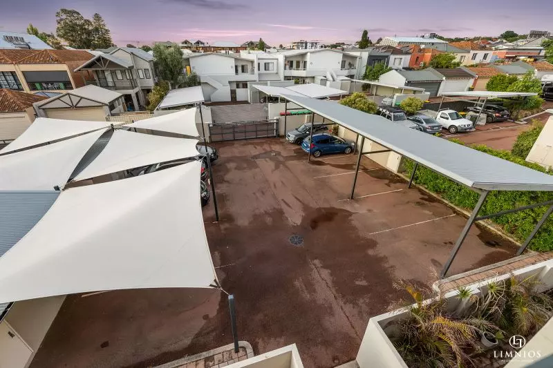 Top Floor with City Vistas!