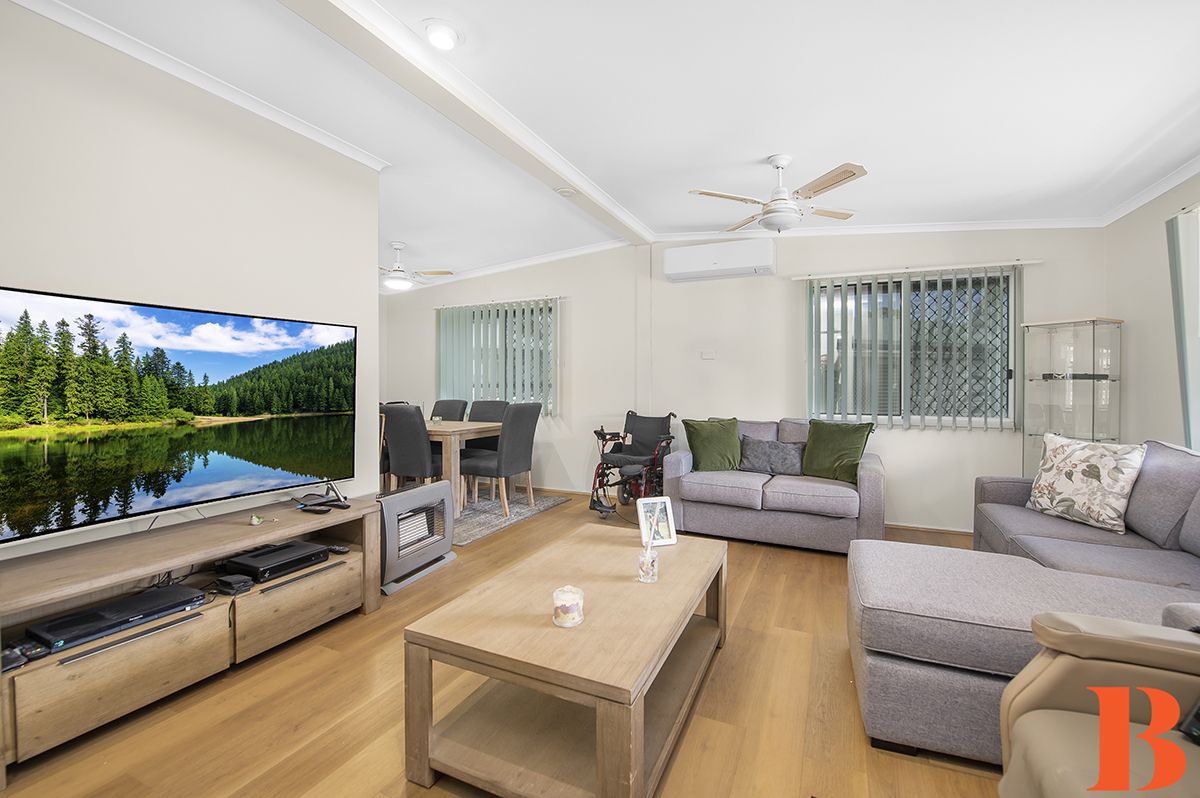 Three Bedroom Residence - Spacious and Open - Full Length Verandas Front and Rear