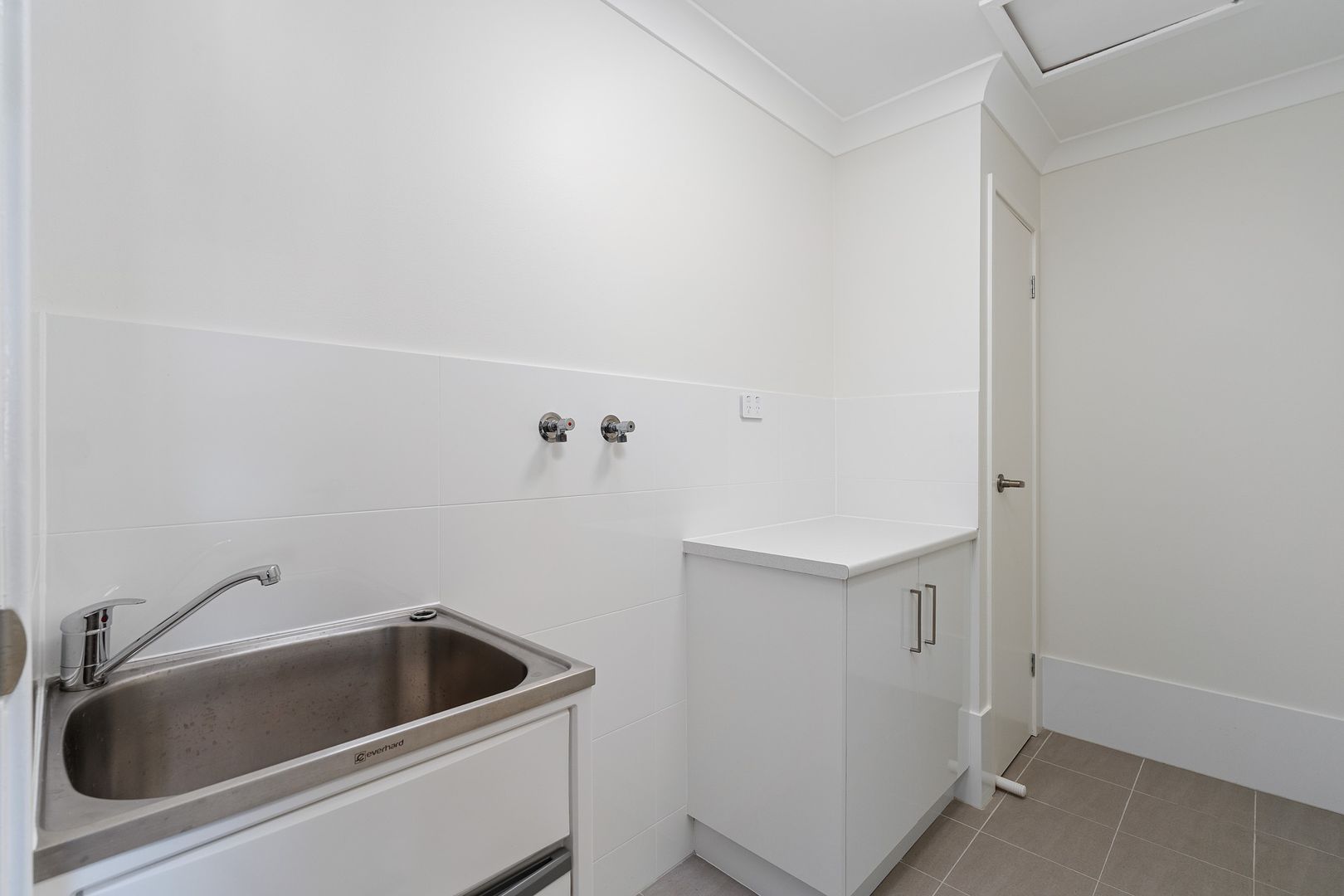 Two-Bedroom Unit Overlooking the Pool - Unit 39