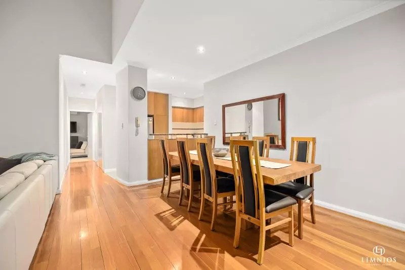 Top Floor with City Vistas!