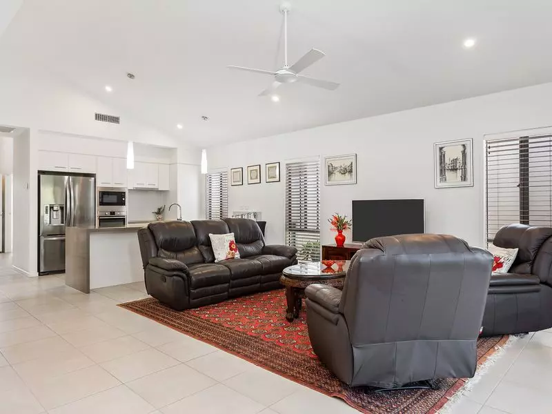 Sit Back, Relax and Watch the Tee Off From the First Hole