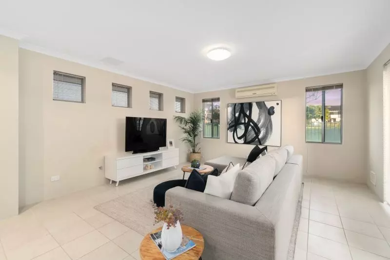 Beachside and Coastal Retreat Living!