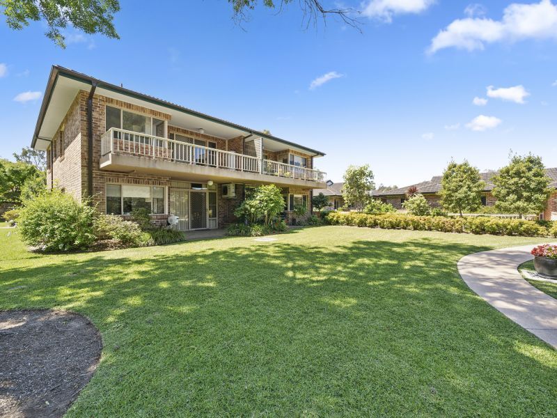 Light & bright one-bedroom unit