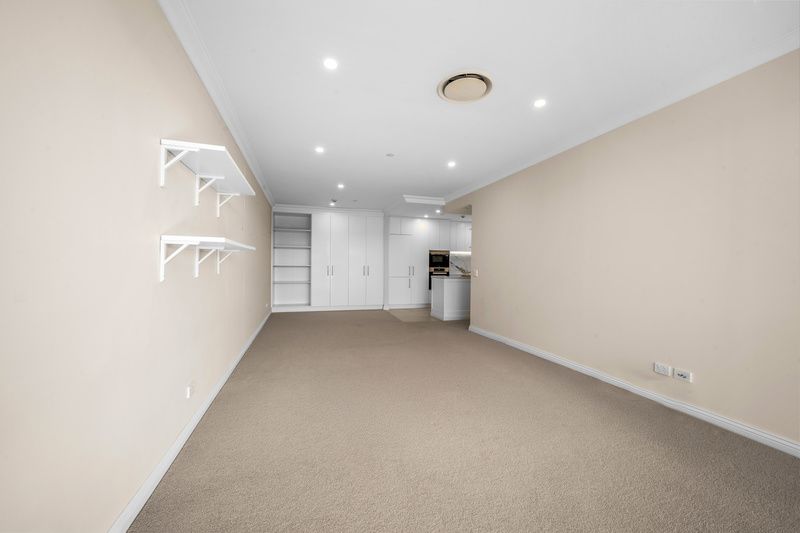 Elevated Apartment with Rushcutters Bay Views