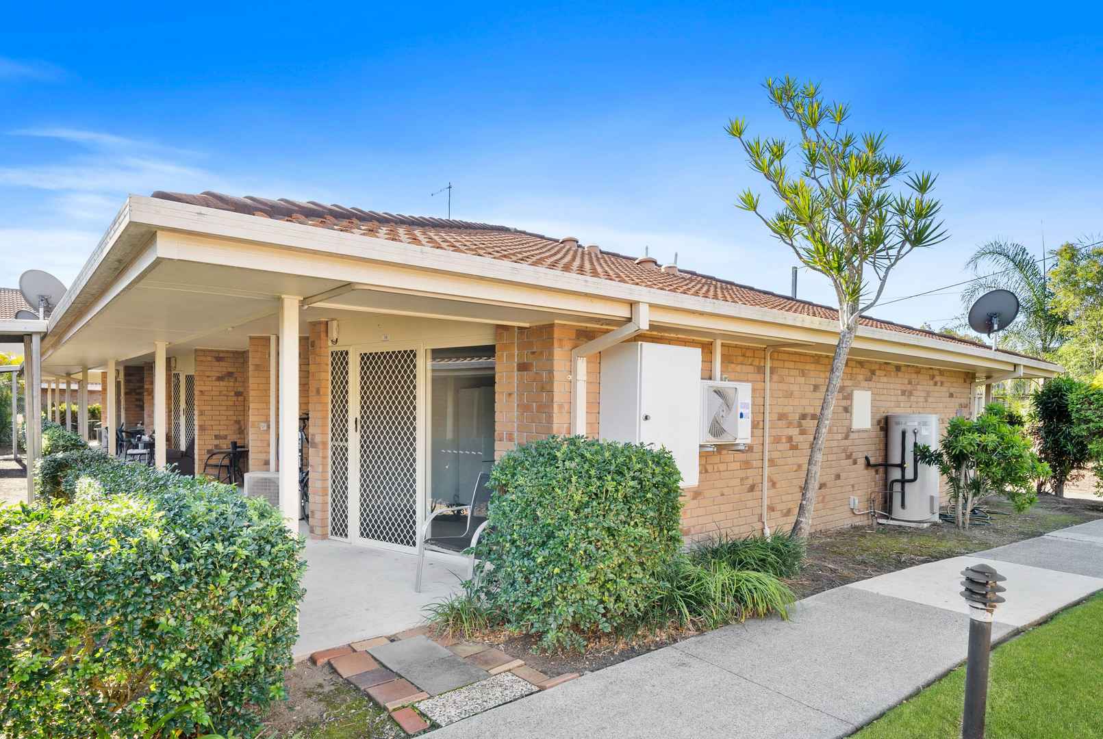 Renovated and Ready to move into!  1 Bedroom Unit  - Close to Shops & Train