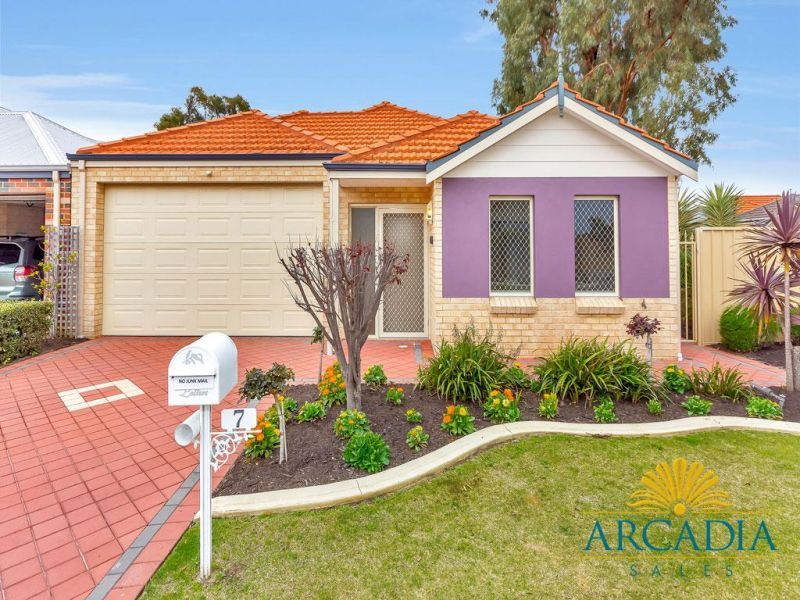 ARCADIA WATERS MANDURAH - Light & Bright, Carol 02 Design