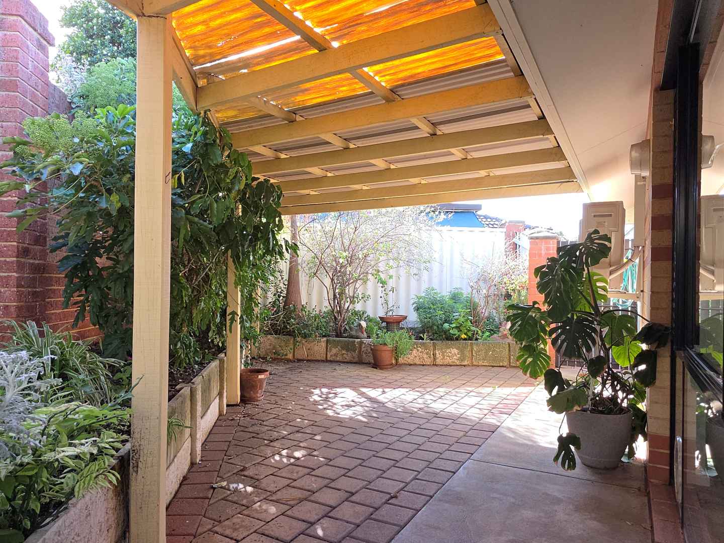 Under Offer! Affordable Retirement Unit in Bentley