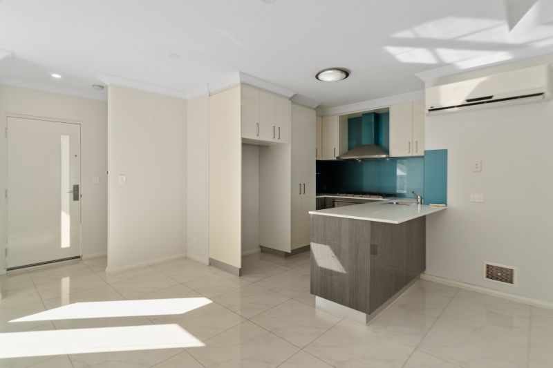 Ticking All Boxes: Location, Modern, Spacious & NO STRATA