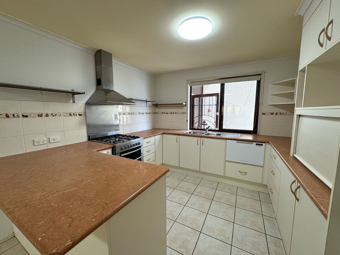 DOWNSIZE WITH AN OUTLOOK, GARDENS & A LITTLE MORE ROOM!