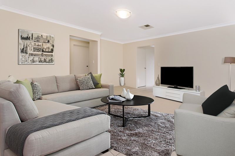 Delightful home overlooiking the Canning River