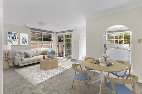 Gorgeous modern unit with easy access and convenient location