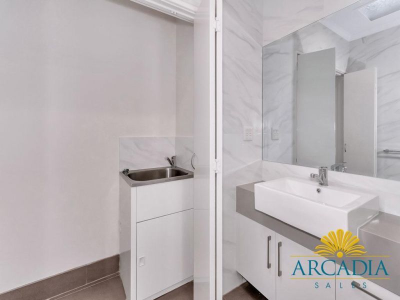 THE BEAUMONT SWANBOURNE - Top Floor 3 Bedroom North Facing Balcony