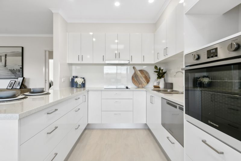 Newly refurbished 2-bed villa with open-plan kitchen