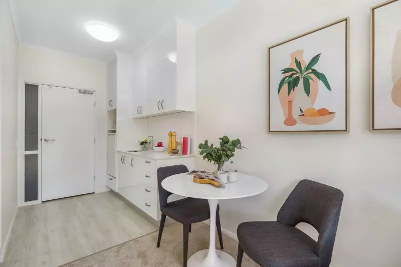 One bedroom apartment with services - Under refurbishment