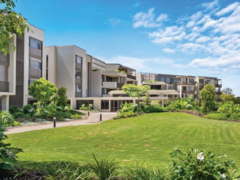 Enjoy uninterrupted views of the Indooroopilly Golf Course from the large terrace