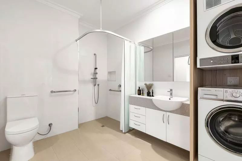 Light and bright apartment