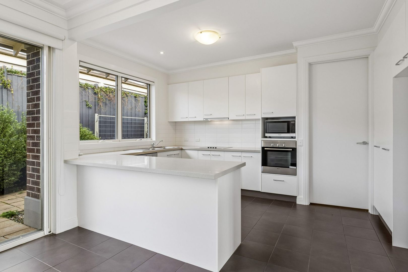Modern Elegance, Quiet Location