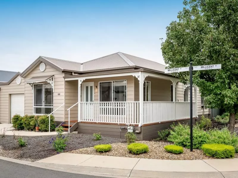 Lifestyle Communities Shepparton - Refreshed Corner Home