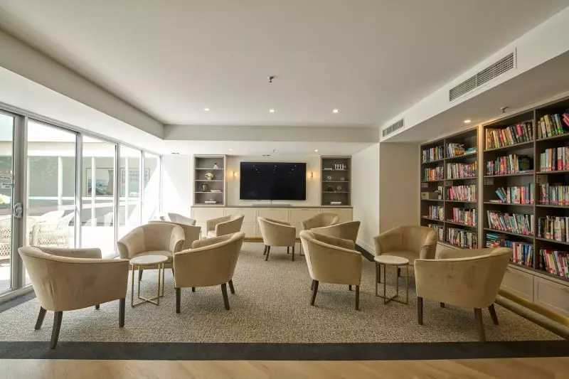 Spacious, north-facing 2-bedroom apartment!