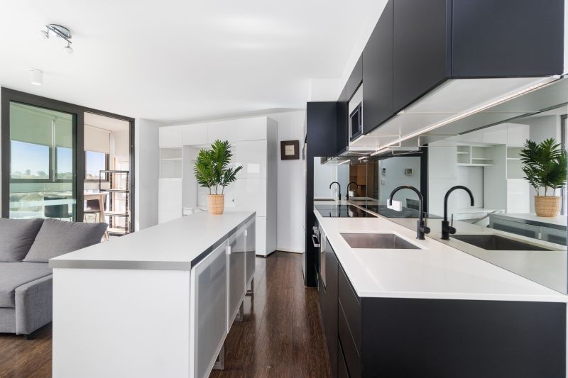 Luxurious Urban Living in Central Location!