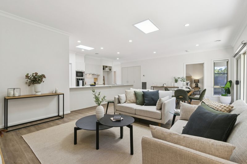 Bright Open Living, Court Location