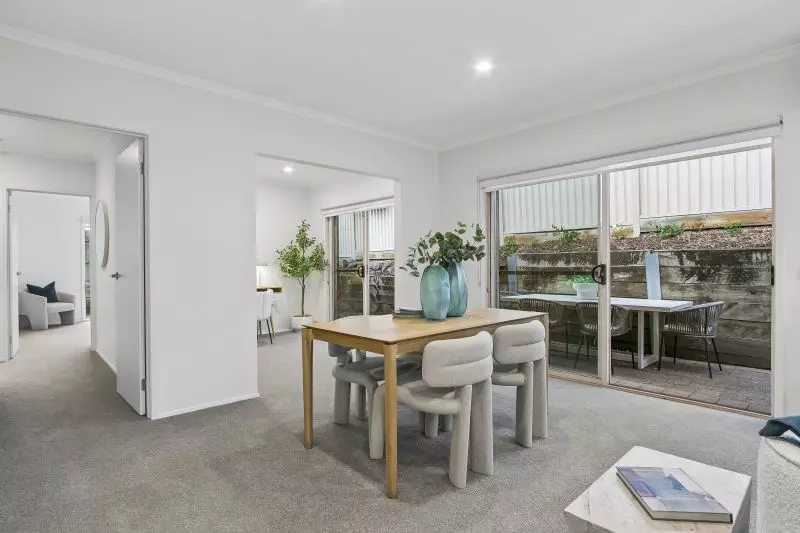 Beautifully refurbished 2-bed plus study villa