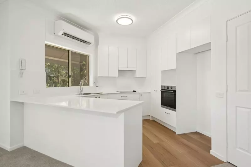 Bright and tranquil with Long Reef views